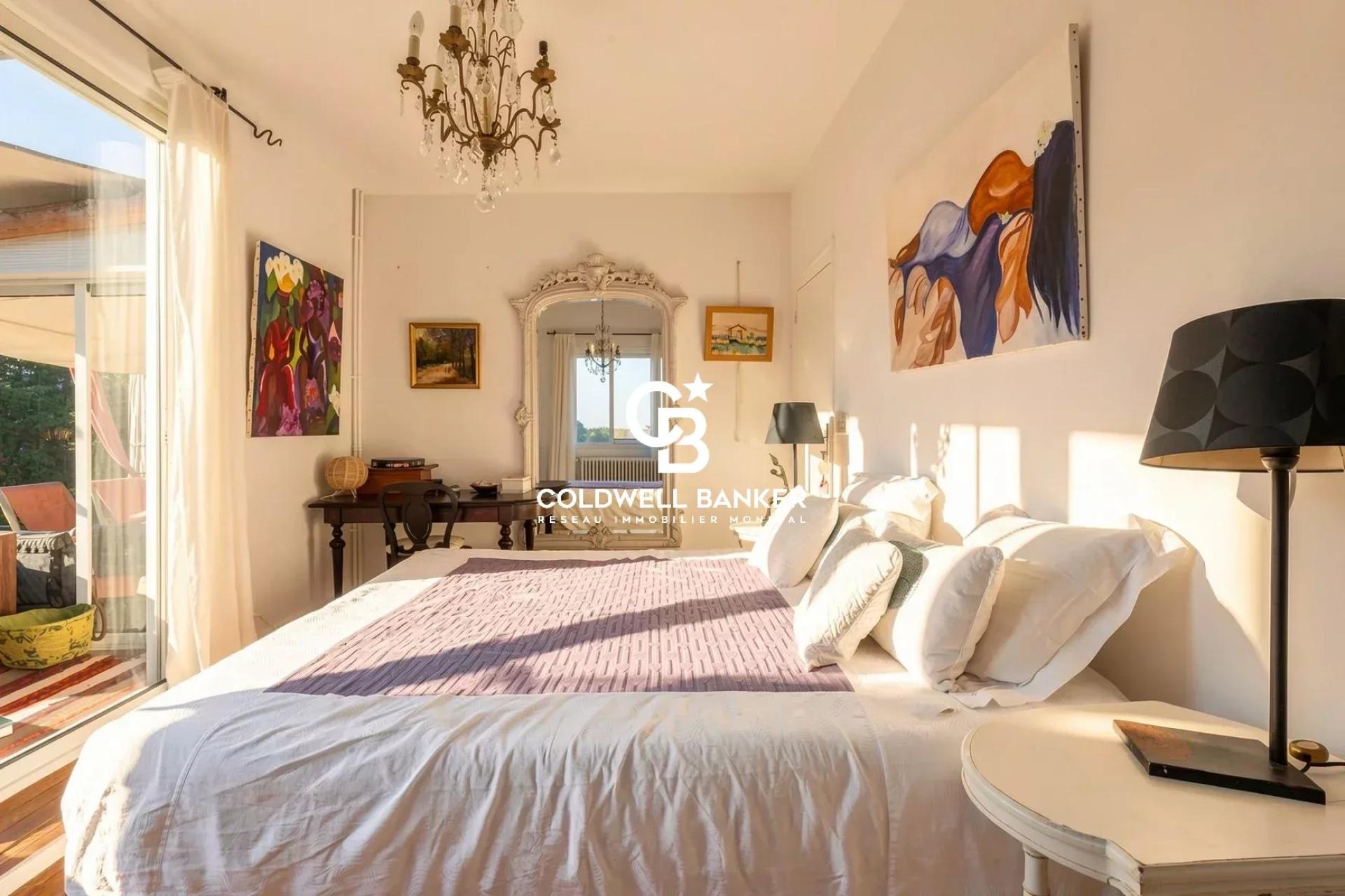 Maison à vendre à Hossegor – d’architecte proche plages et lac, 7 chambres, piscine et grand jardin