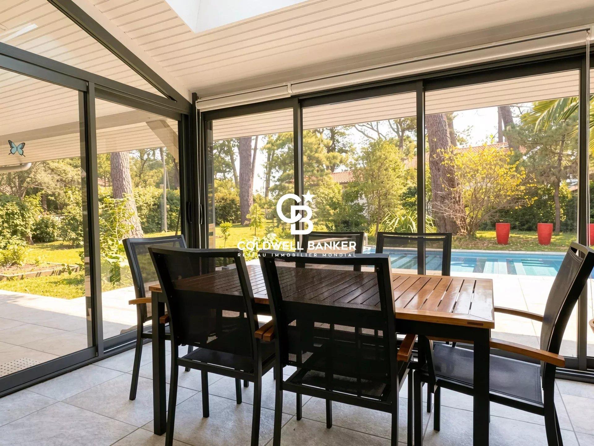 Maison à vendre Hossegor - villa rénovée 4 chambres, piscine, aperçu lac
