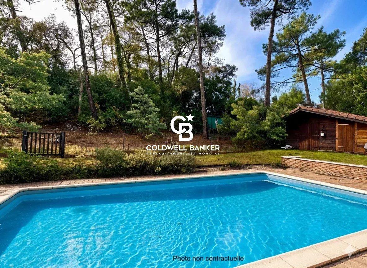 Maison à vendre à Seignosse – maison d’architecte à rénover avec piscine proche plages et lac