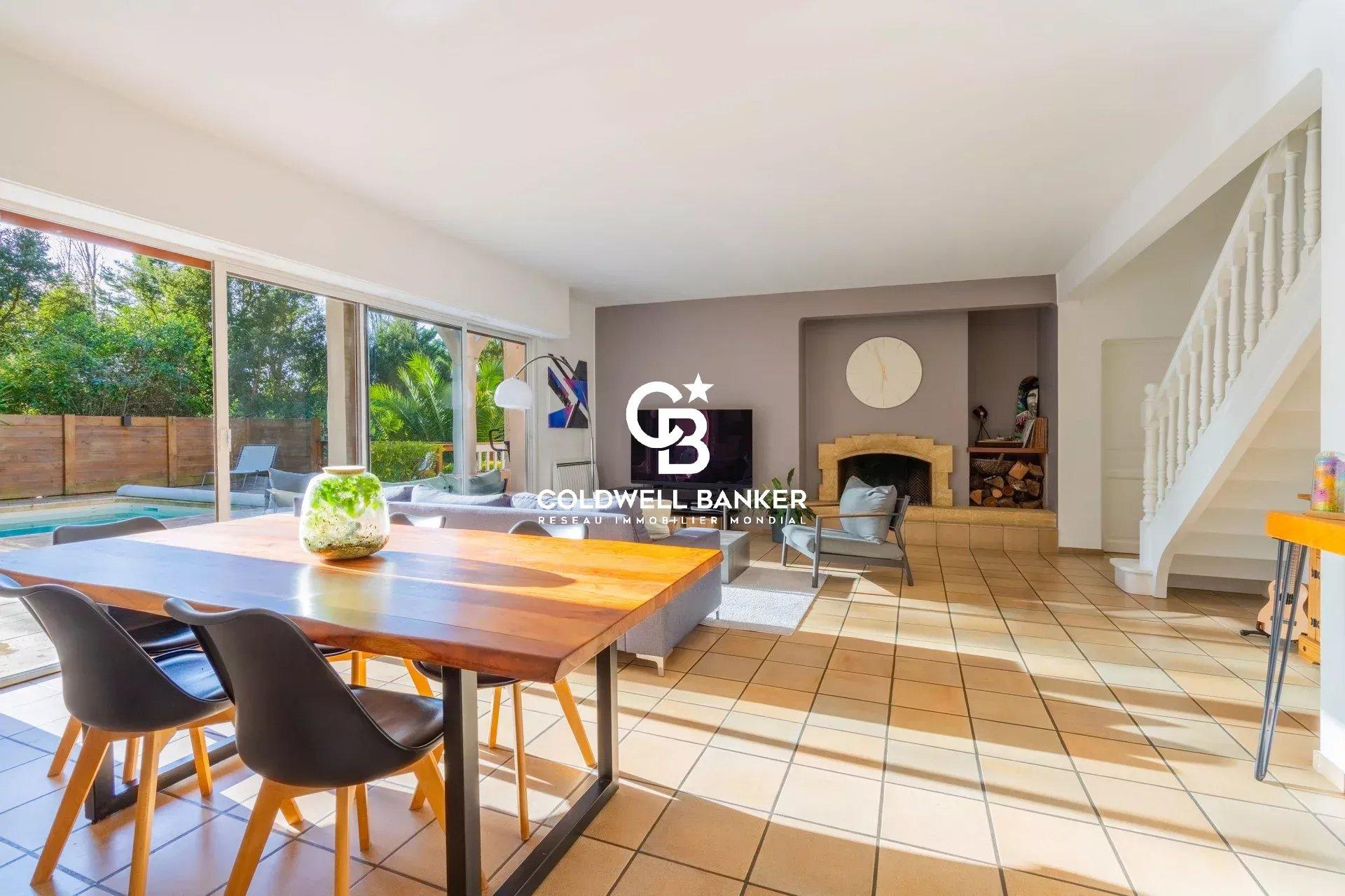 Maison à vendre à Hossegor – centre-ville et lac à pied, 6 chambres, piscine et terrain arboré