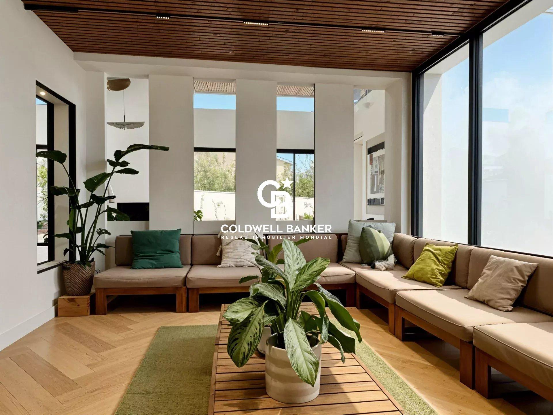 Maison à vendre à Anglet – villa contemporaine aux Cinq Cantons avec piscine, jardin et dépendance