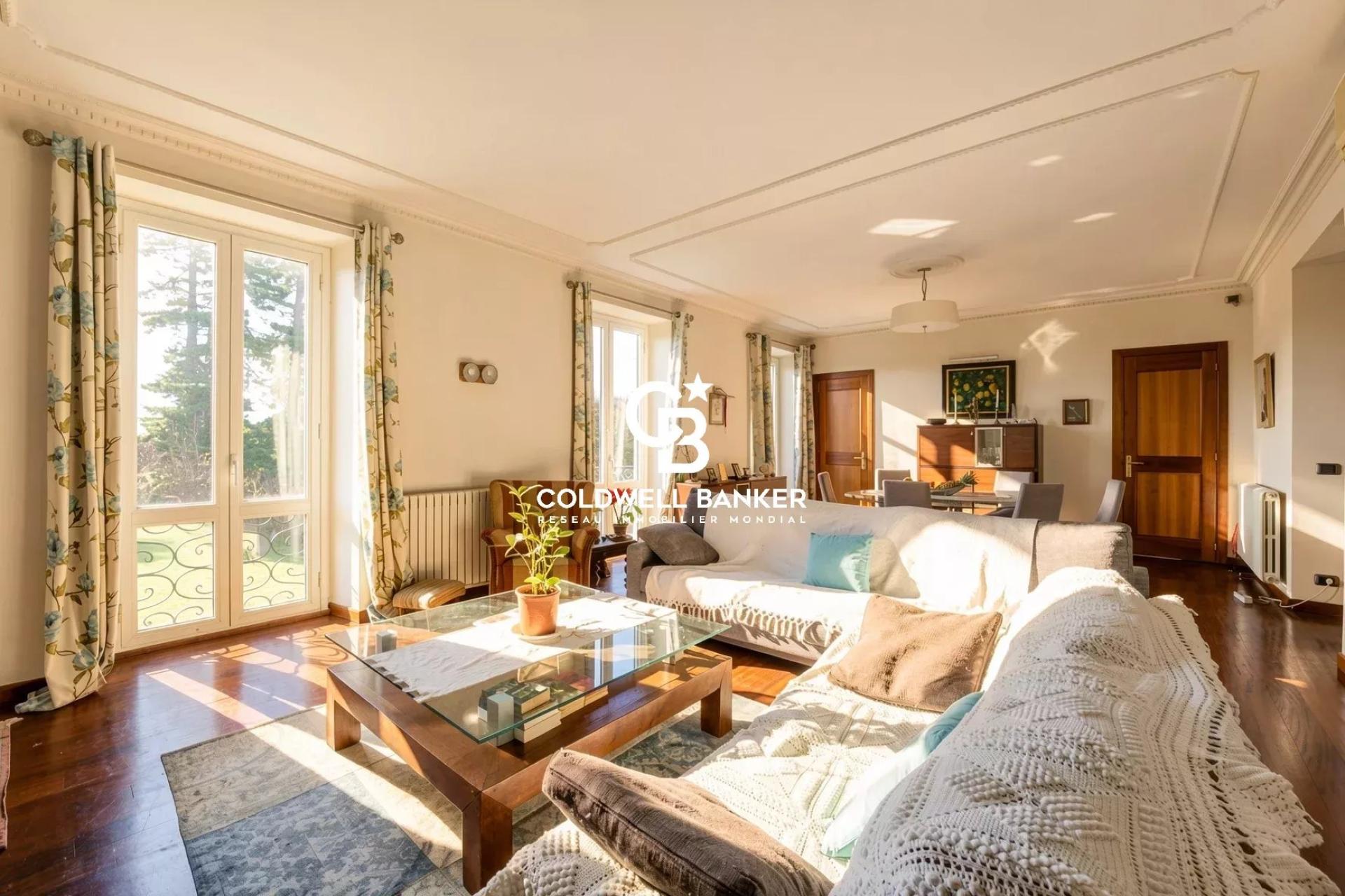 Propriété à vendre à Urrugne – domaine équestre sur 7,5 hectares avec vue mer et montagnes