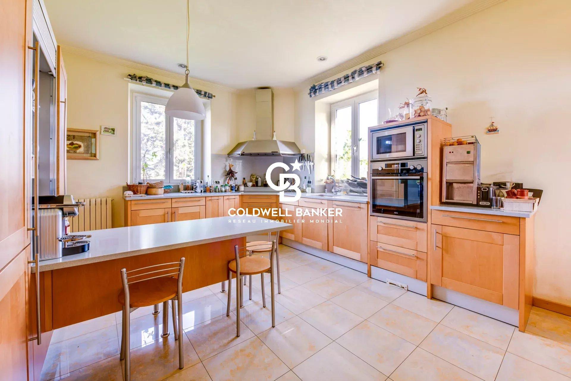 Propriété à vendre à Urrugne – domaine équestre sur 7,5 hectares avec vue mer et montagnes