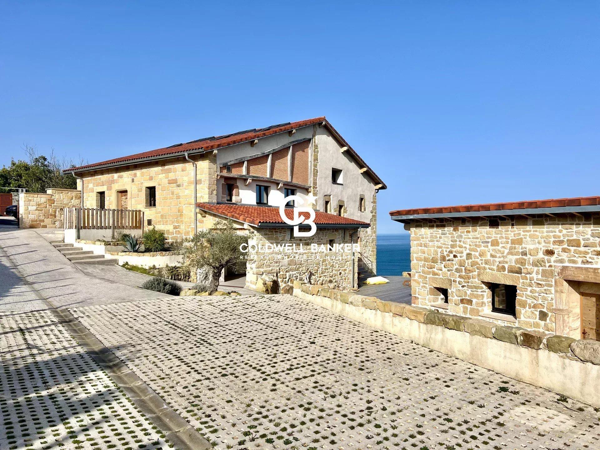 Ensemble de 2 villas à vendre à Saint-Sébastien, Espagne  - rénovées, vue océan panoramique, parc 22 000 m²