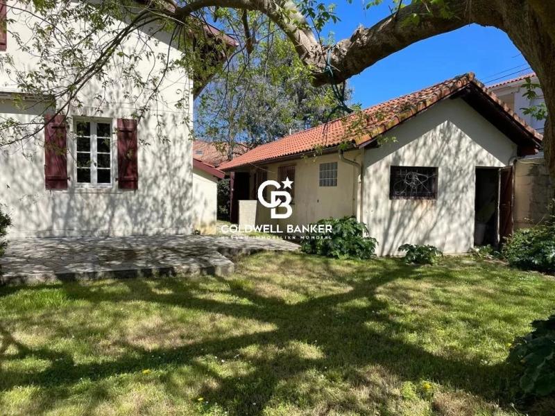 Propriété de 3 bâtis proche centre-ville et océan à vendre à Capbreton