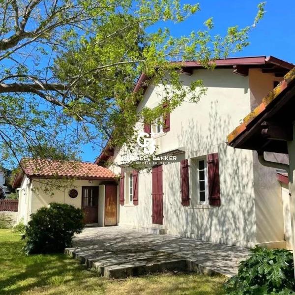 Propriété de 3 bâtis proche centre-ville et océan à vendre à Capbreton