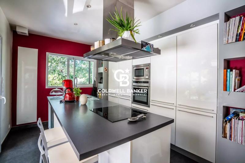 Villa avec grand terrain et vue imprenable proche lac Hossegor