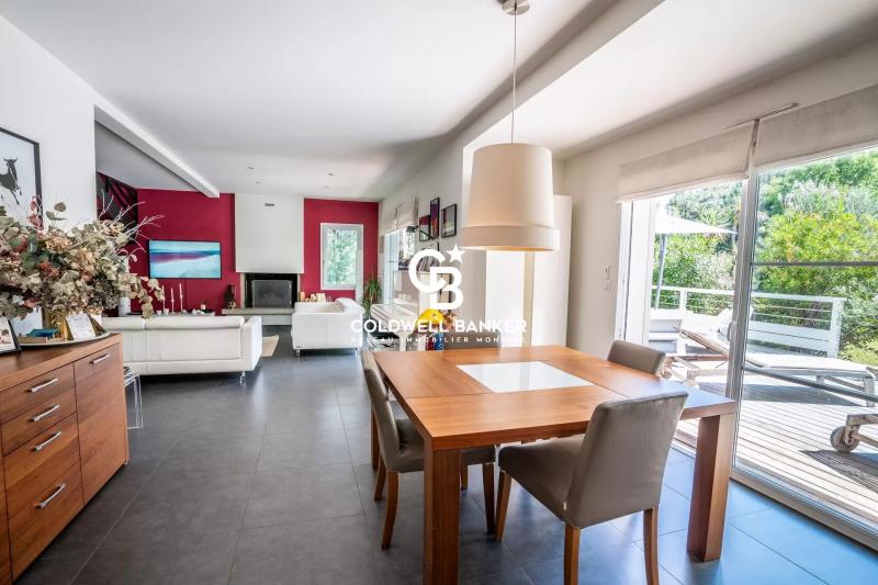 Villa avec grand terrain et vue imprenable proche lac Hossegor