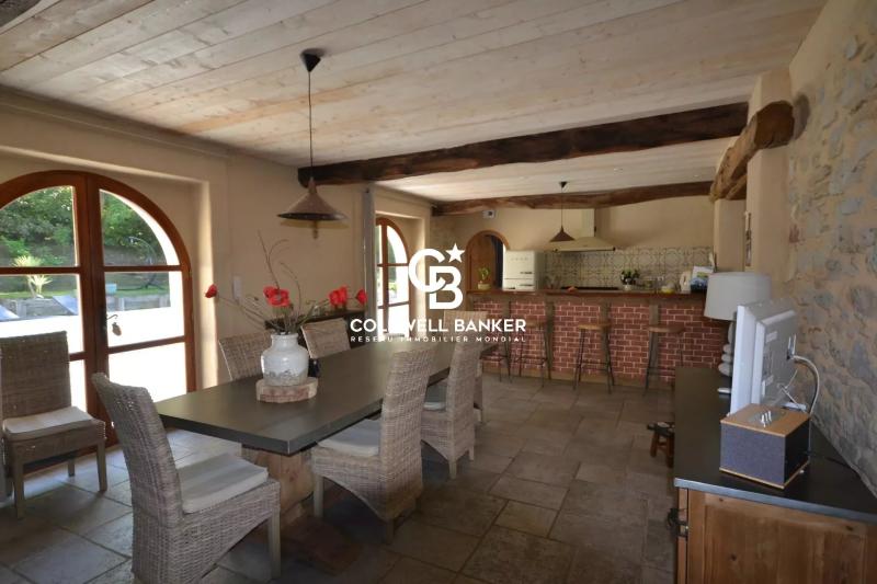 Ferme moderne rénovée avec 2 habitations sur 4 hectares à Biaudos