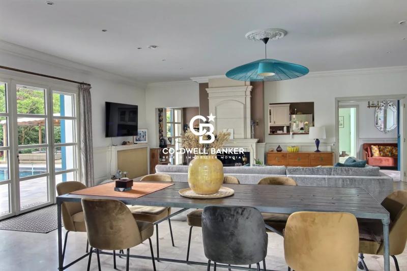 Villa familiale à vendre à Seignosse - plain-pied avec piscine et grand terrain paysagé