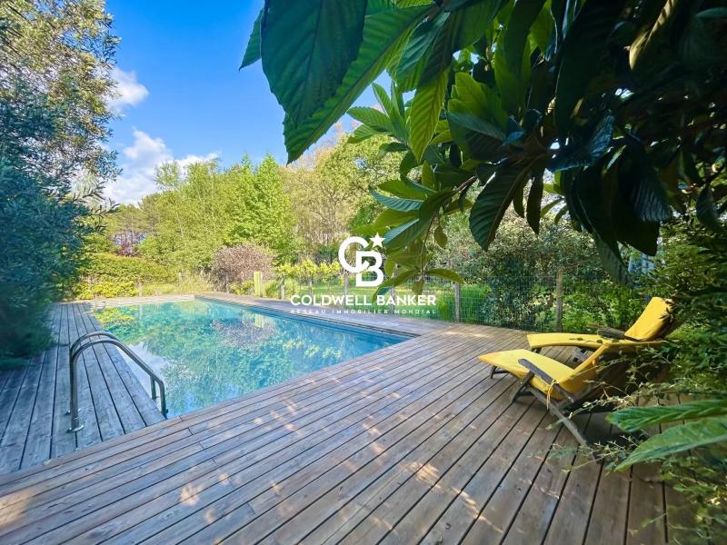 Maison lumineuse à vendre à Seignosse - piscine, vaste terrain et appartement indépendant