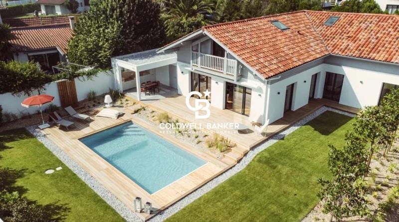 Maison à vendre à Anglet - propriété de prestige avec piscine et grand garage