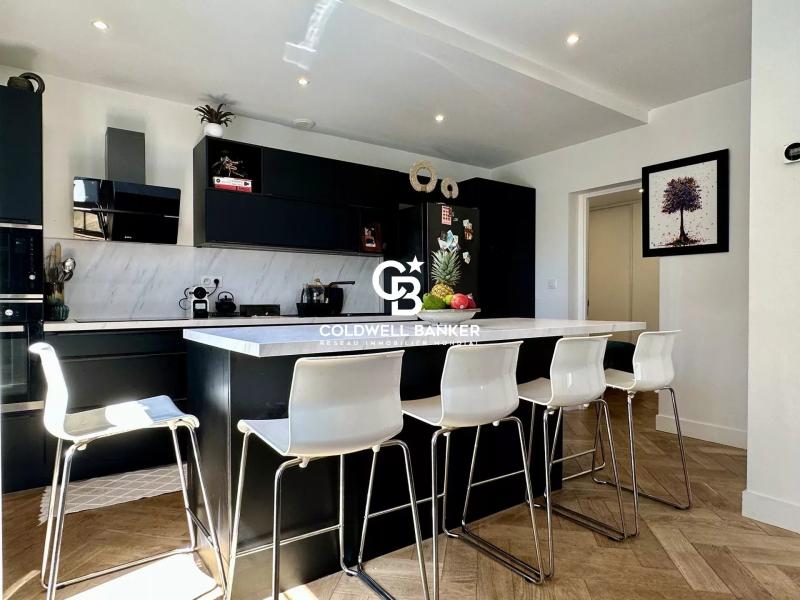 Appartement entièrement rénové à vendre Anglet - avec terrasse, proche commodités