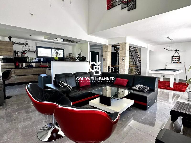 Maison de standing à vendre à Saint-Martin-de-Hinx - avec piscine, au calme absolu