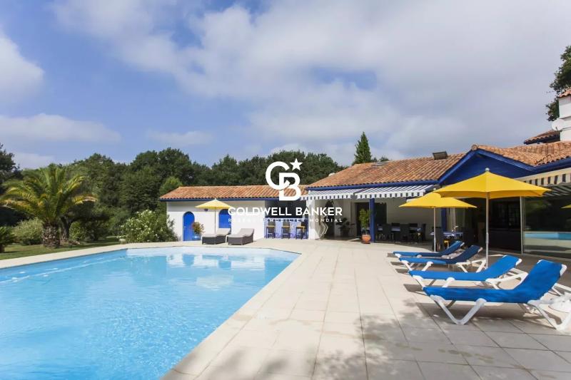 Propriété à vendre dans les Landes - 2,7 ha avec piscine, à 15 minutes de Bayonne