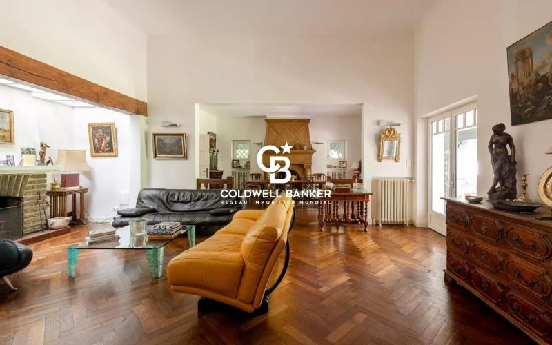 Maison à vendre à Anglet : vaste terrain, proche plages et commodités