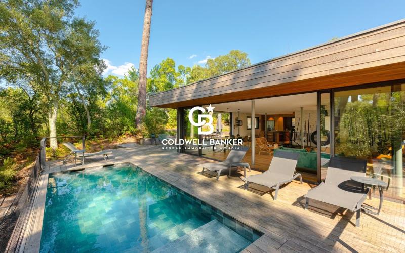 Maison à vendre à Hossegor – contemporaine, nature et piscine au cœur de la pinède