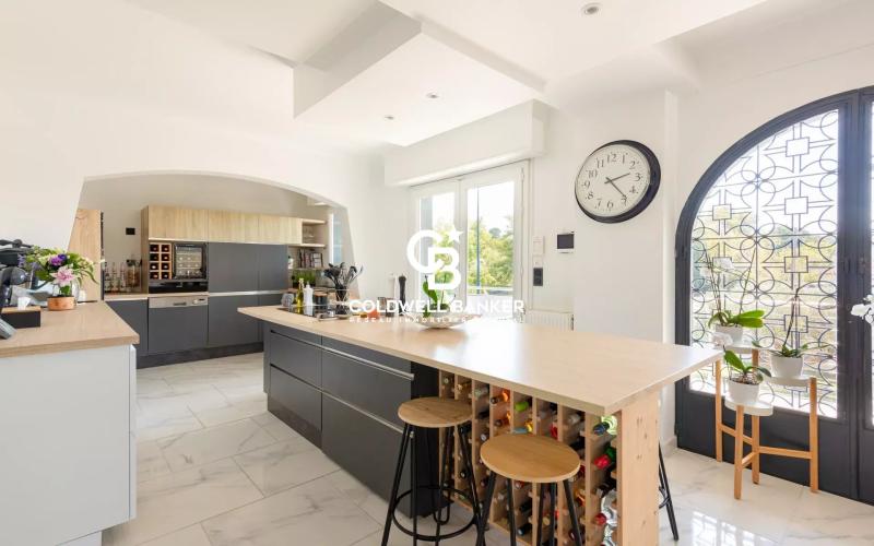 Maison à vendre à Ondres - rénovée, avec piscine et appartement indépendant