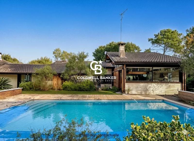 Maison à vendre à Seignosse – maison d’architecte à rénover avec piscine proche plages et lac