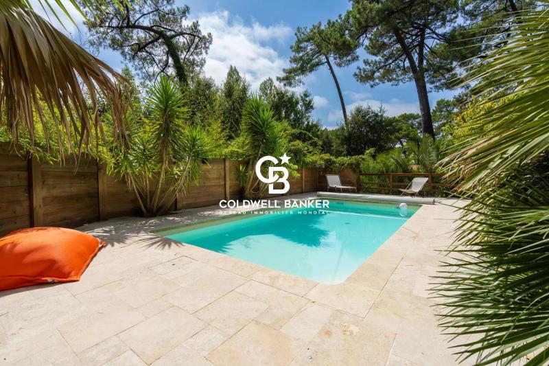 Maison à vendre à Hossegor – centre-ville et lac à pied, 6 chambres, piscine et terrain arboré