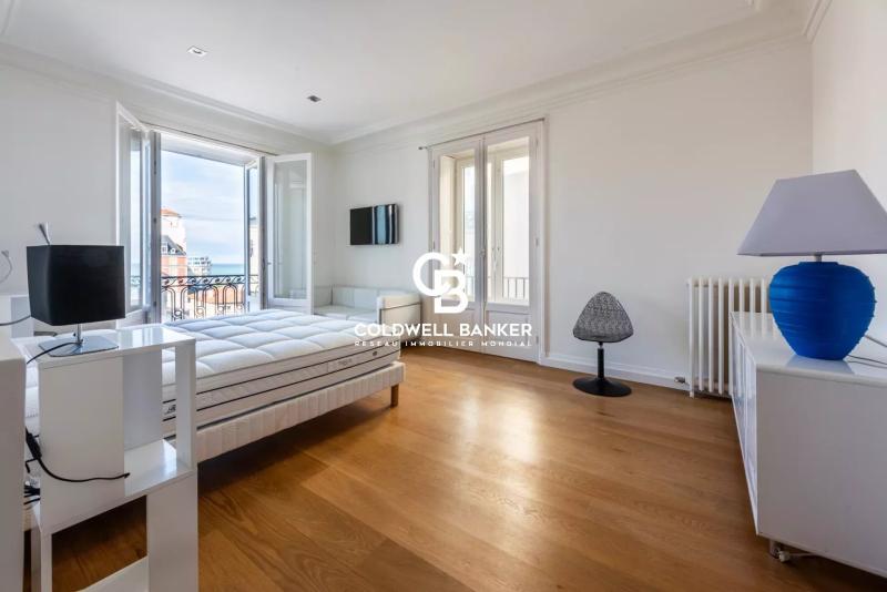 Appartement à vendre Biarritz - vue océan, volumes remarquables et résidence de standing