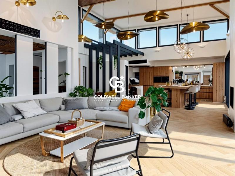 Maison à vendre à Anglet – villa contemporaine aux Cinq Cantons avec piscine, jardin et dépendance