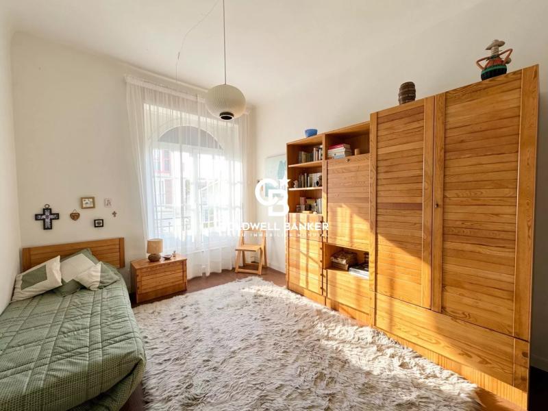 Immeuble à vendre Hendaye - immeuble de caractère avec ascenseur garage et local commercial