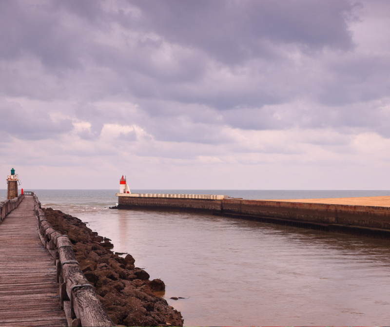 Estacade Capbreton - une promenade emblématique entre ciel et océan